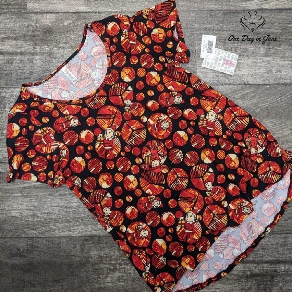 LuLaRoe Christmas Elf Classic Tee Shirt Size M